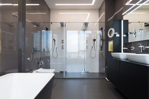 Что такое душевая walk-in и почему она требует особой подготовки основания?