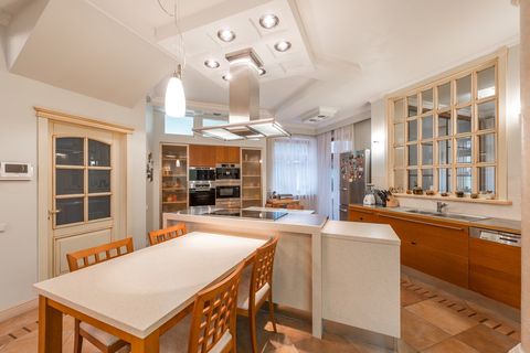 Зачем в загородном доме две кухни: черновая и чистовая?