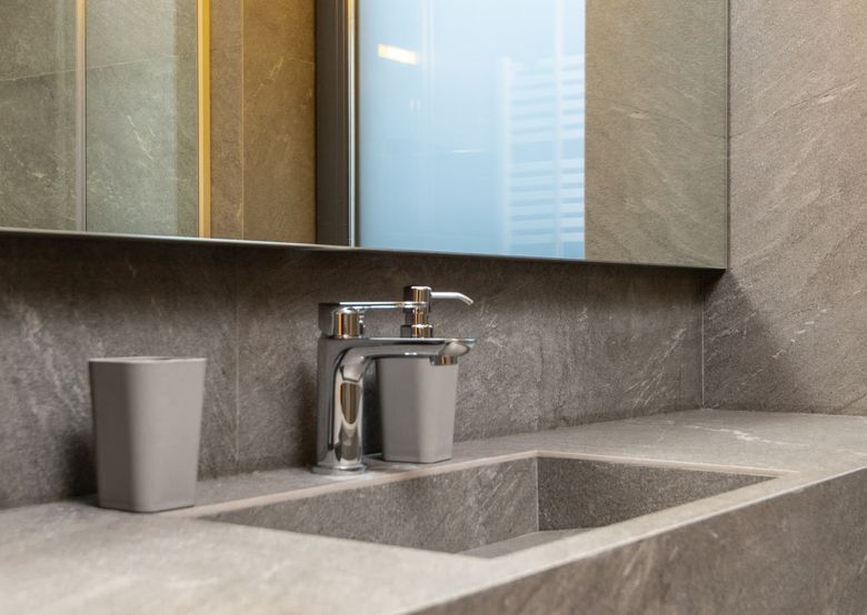 Сравнение долговечности: что прослужит дольше - чугун, сталь или акрил?