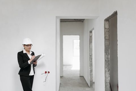 Какие документы по инженерным системам застройщик обязан показать при приемке?