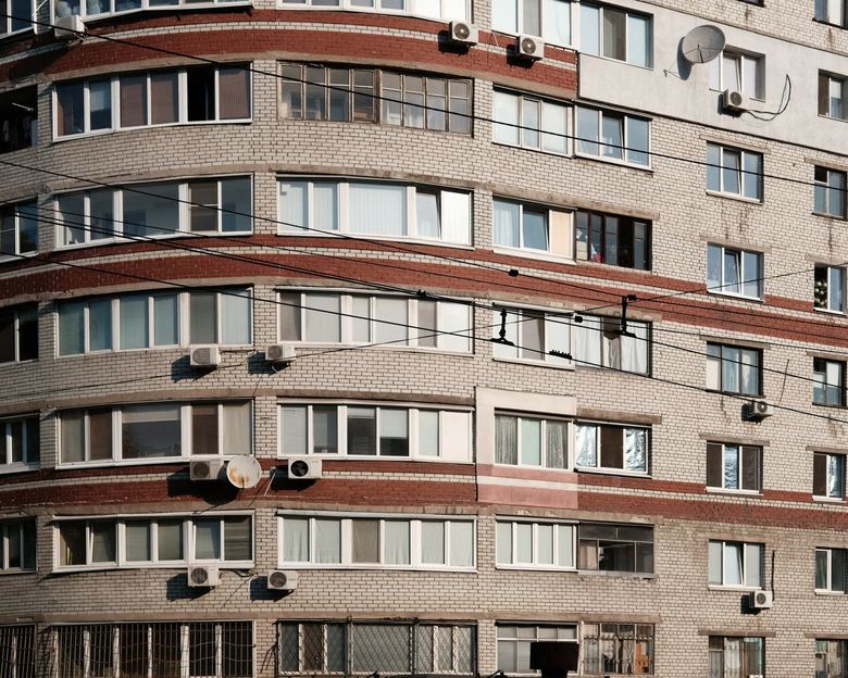 Какие нормативы регламентируют работу вентиляции в жилых домах?