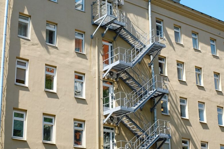 Как проверить работоспособность датчиков дыма и тепла?