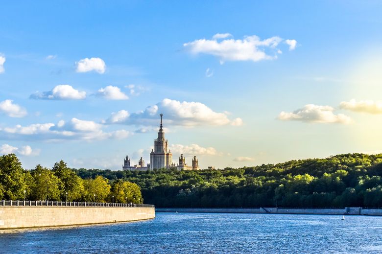 Организация поверхностного водоотвода: ливнёвка и лотки